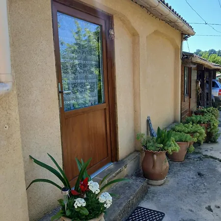 Дом отдыха Petite Maison De Charme Бейнак-э-Казенак